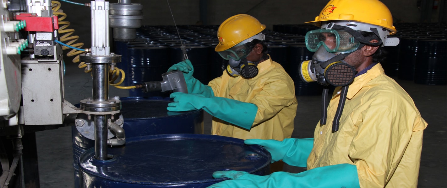 Chemical blending and repacking unit